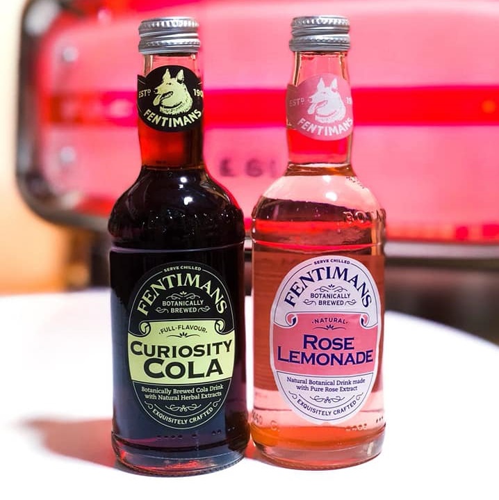 Fentimans Curiosity Cola și Rose Lemonade